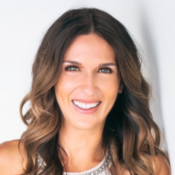 Meet your Posher, Nicole - Picture 1 of 1